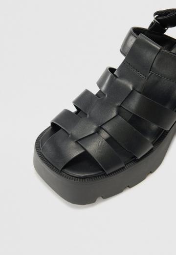 Босоножки на платформе