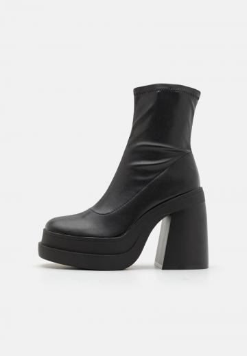 Полусапожки на платформе