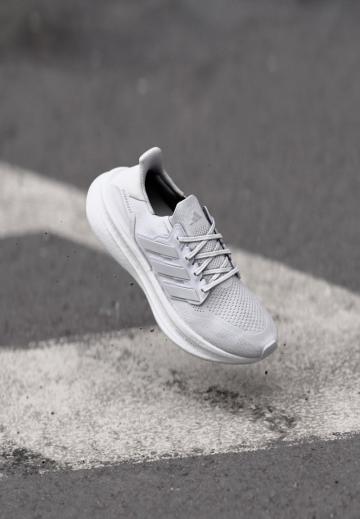 Беговые кроссовки