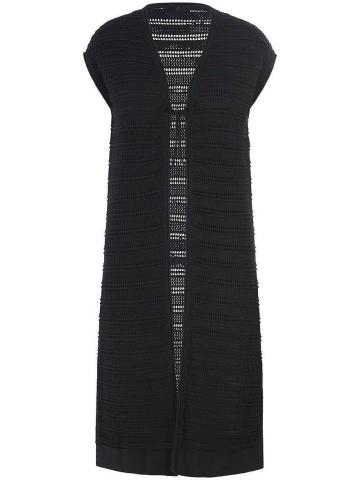 Вязаная жилетка