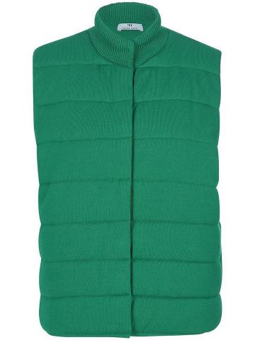 Вязаная жилетка