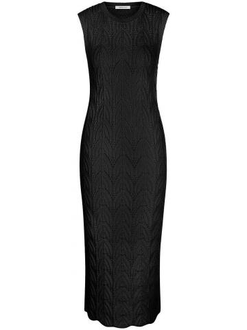 Вязаное платье без рукавов