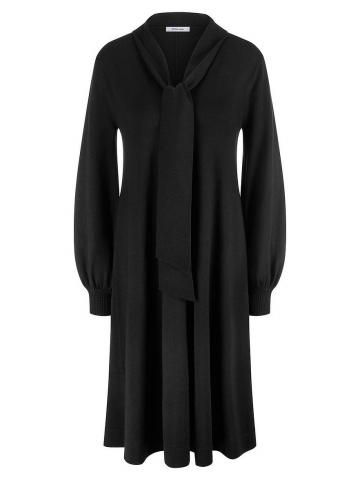 Вязаное платье