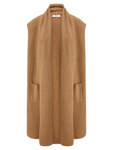 Вязаная жилетка