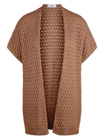 Вязаная жилетка