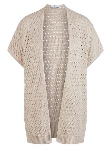 Вязаная жилетка