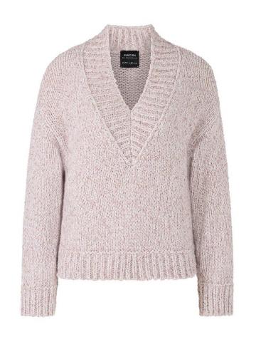 Пуловер с вырезом V