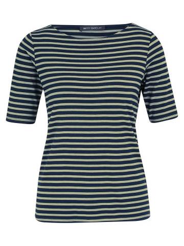 Кофта с круглым вырезом