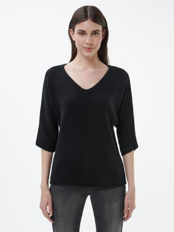 Пуловер с вырезом V