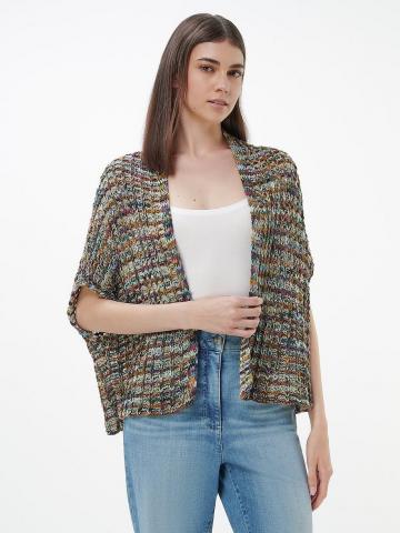 Вязаная жилетка