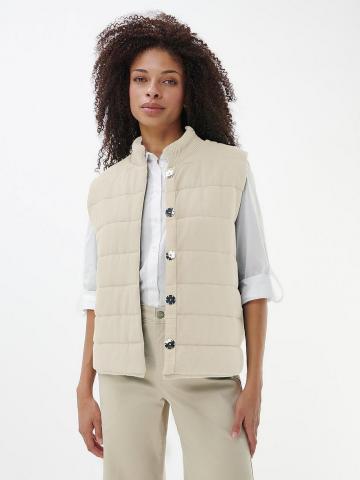 Вязаная жилетка