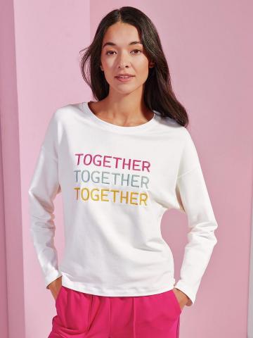 Кофта с круглым вырезом