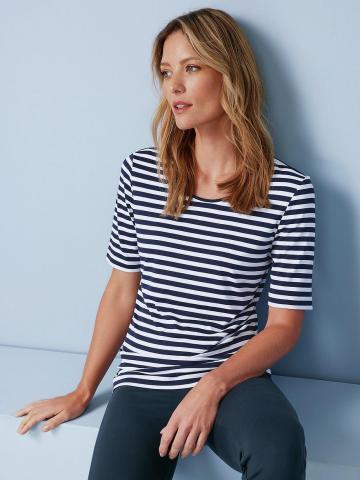 Кофта с круглым вырезом