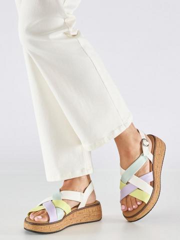 Сандали на платформе