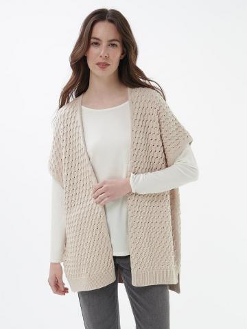 Вязаная жилетка