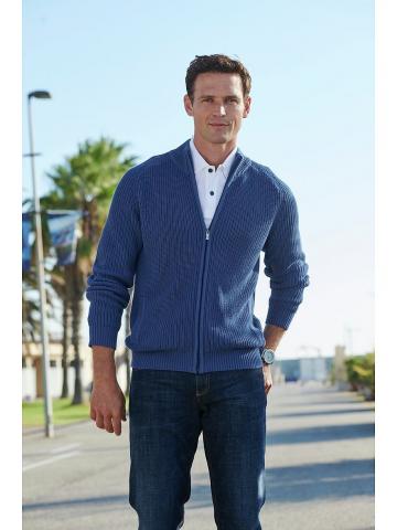 Вязаная кофта