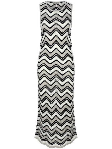 Платье без рукавов