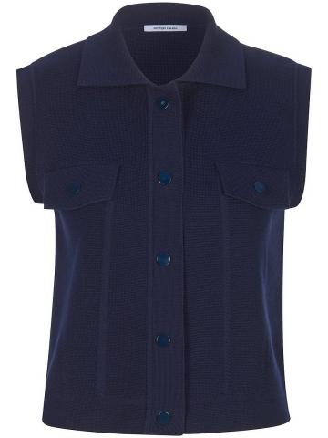 Вязаная жилетка