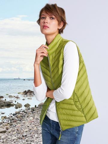 Пуховая жилетка