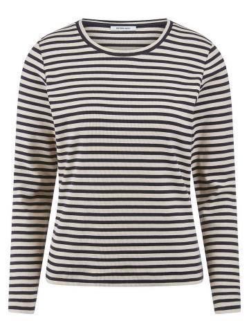 Кофта с круглым вырезом