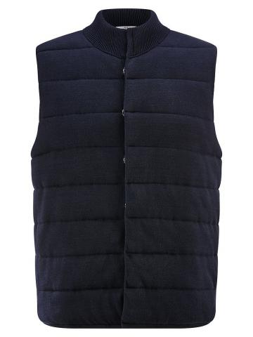 Вязаная жилетка