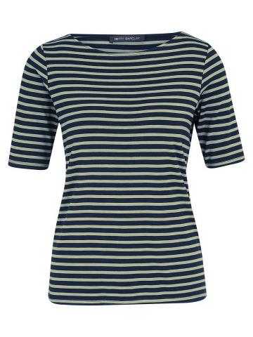 Кофта с круглым вырезом