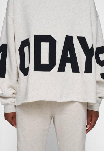 Пуловер с капюшоном