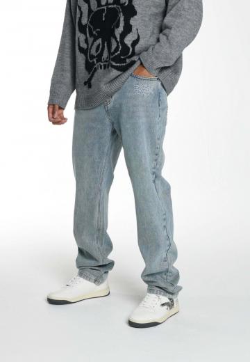 Прямые джинсы