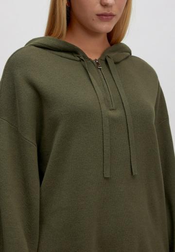 Пуловер с капюшоном