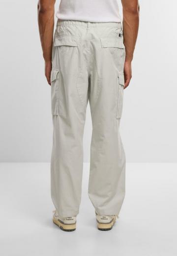 Брюки с накладными карманами