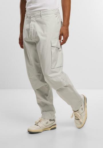 Брюки с накладными карманами