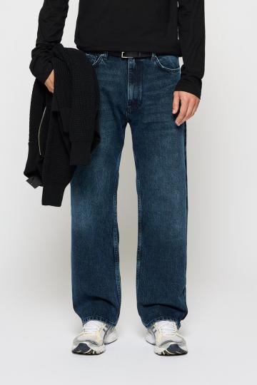 Свободные джинсы