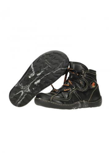 Ботинки на шнуровке