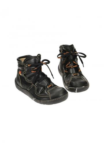 Ботинки на шнуровке