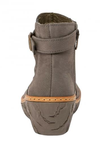 Сапожки на танкетке