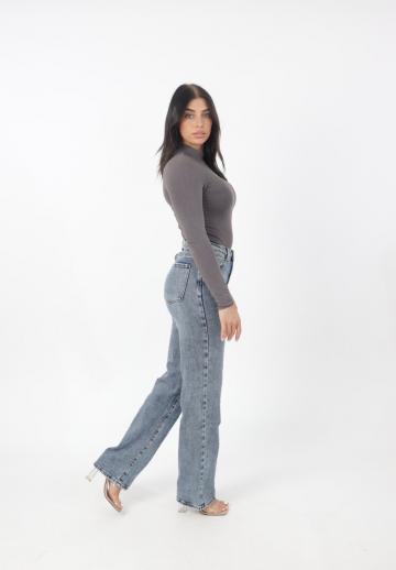 Прямые джинсы