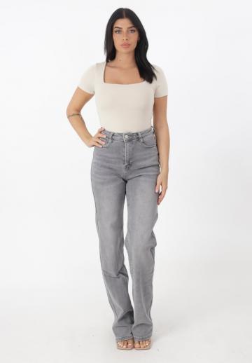 Прямые джинсы