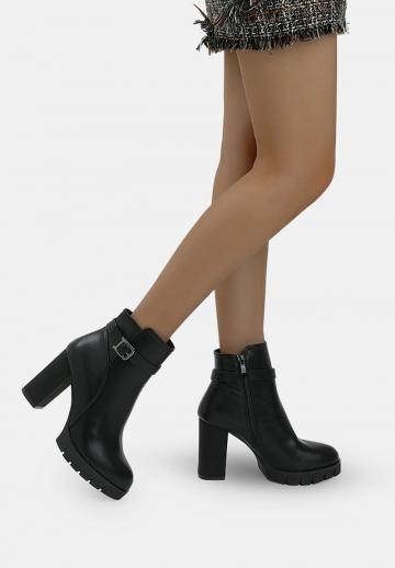 Полусапожки на высоком каблуке