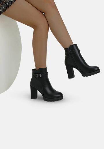 Полусапожки на высоком каблуке