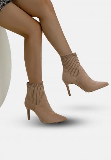 Высокие сапоги