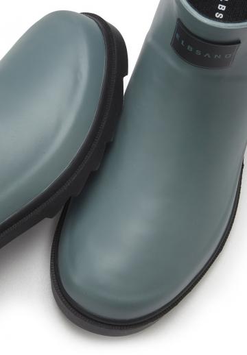 Резиновые сапоги