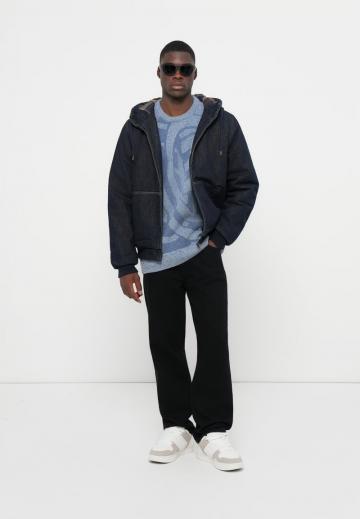 Джинсовая куртка