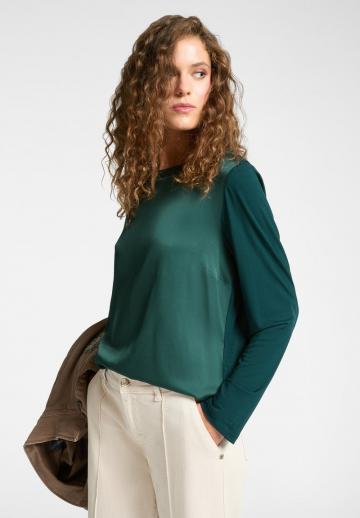 Атласная блузка