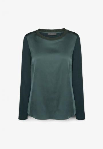 Атласная блузка