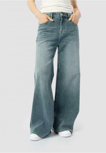Свободные джинсы