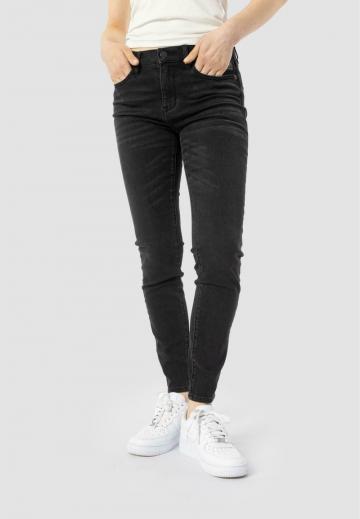 Узкие джинсы