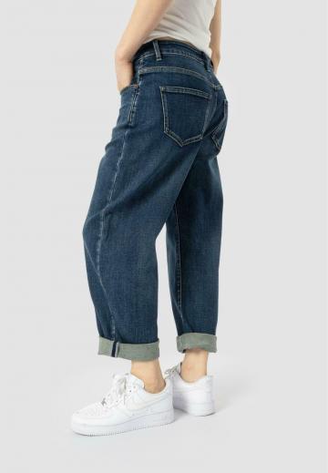 Короткие джинсы