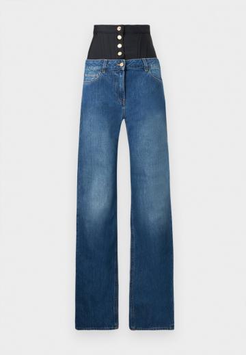 Узкие джинсы