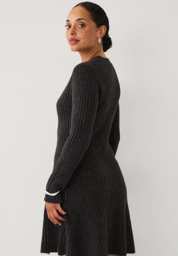 Вязаное платье