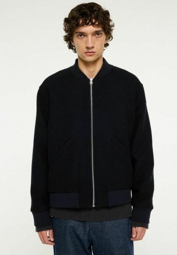 Куртка бомбер